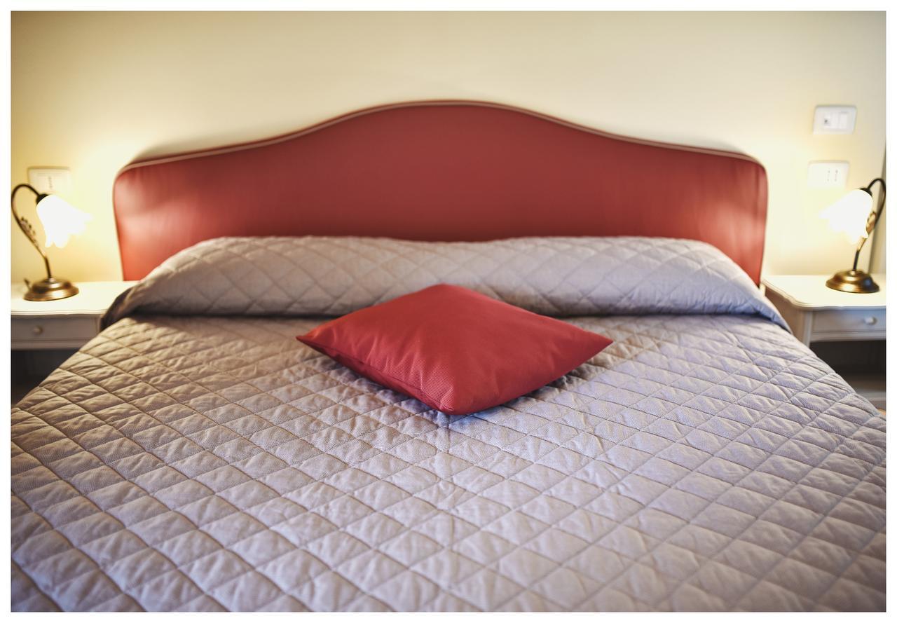 Bed and Breakfast La Cascina Della Musica Костильоле-д'Астри Экстерьер фото